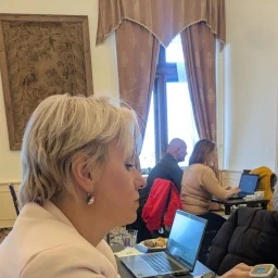 PXL 20251016 074332663